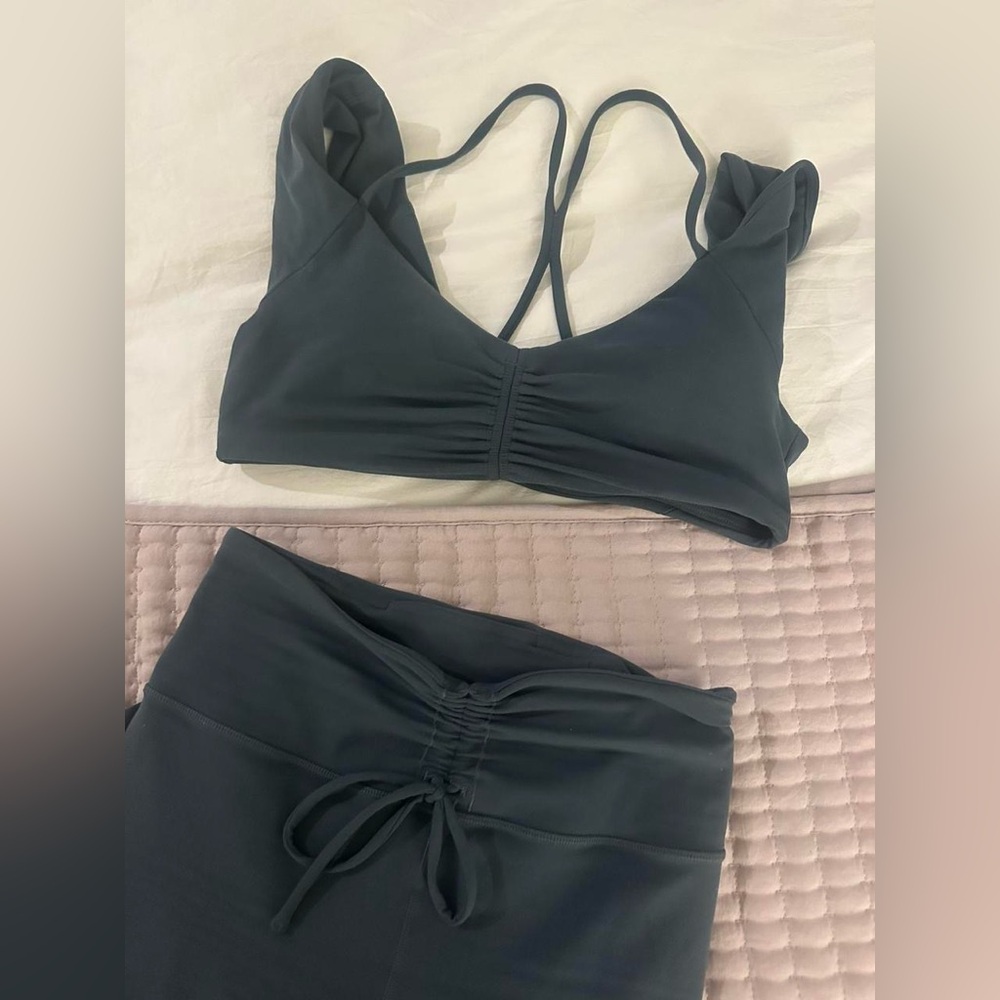 Athleta Dark Gray Sports Bra and Leggings Set